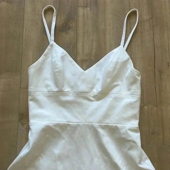 AMANDA UPRICHARD Minimalist White Stretch Fit And Flare Dress Sz S - Picture 4 of 7